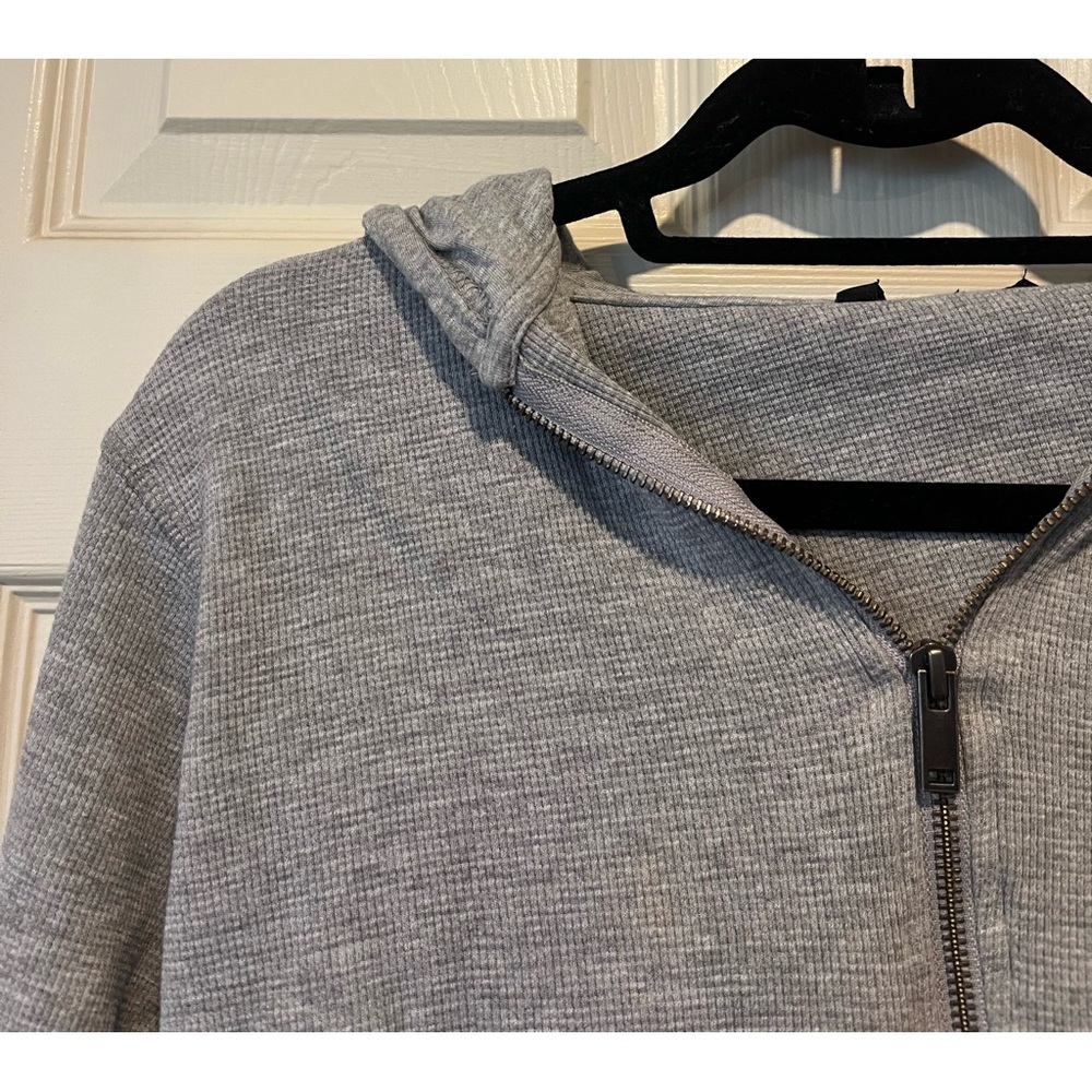 Cropped Sweater - Picture 3 of 3